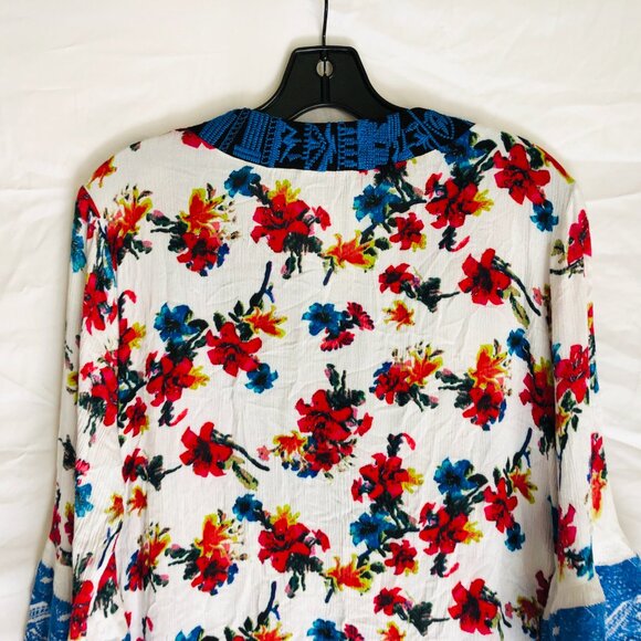Calessa Women's Size Medium Floral Embroidered Boho Peasant Blouse Top - Picture 6 of 6